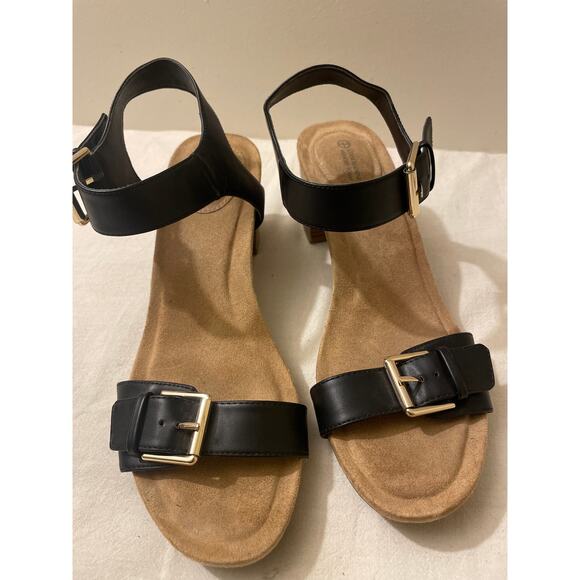 Giani Bernini Women's Size 10M Black Heels Pumps Buckles Memory Foam‎ - Picture 2 of 7